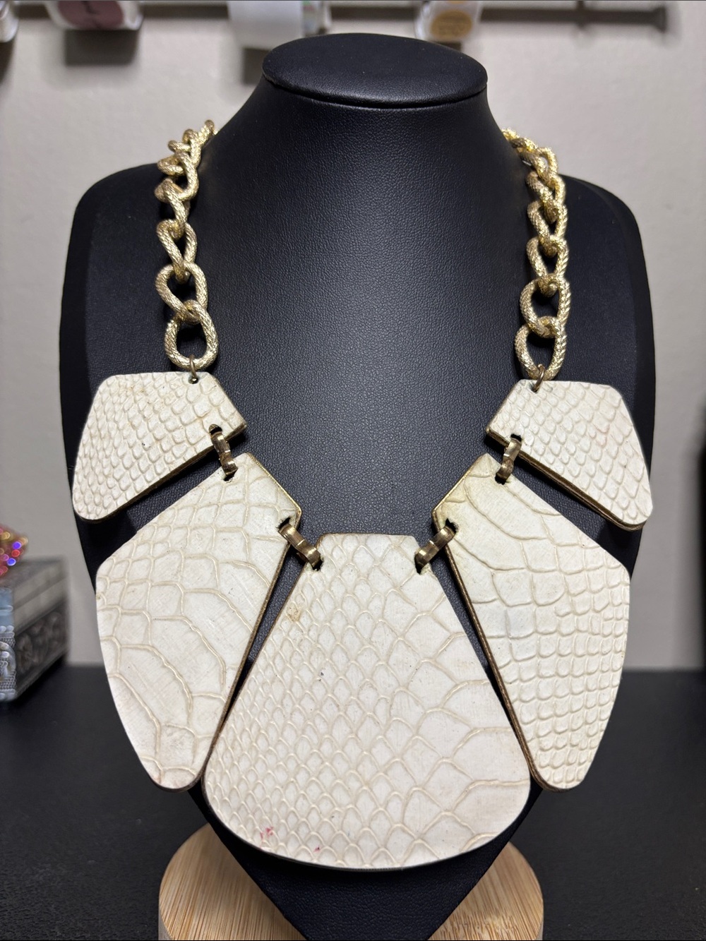 Statement Cream Textured Bib Gild Tone Collar Necklace Runway Jewelry
